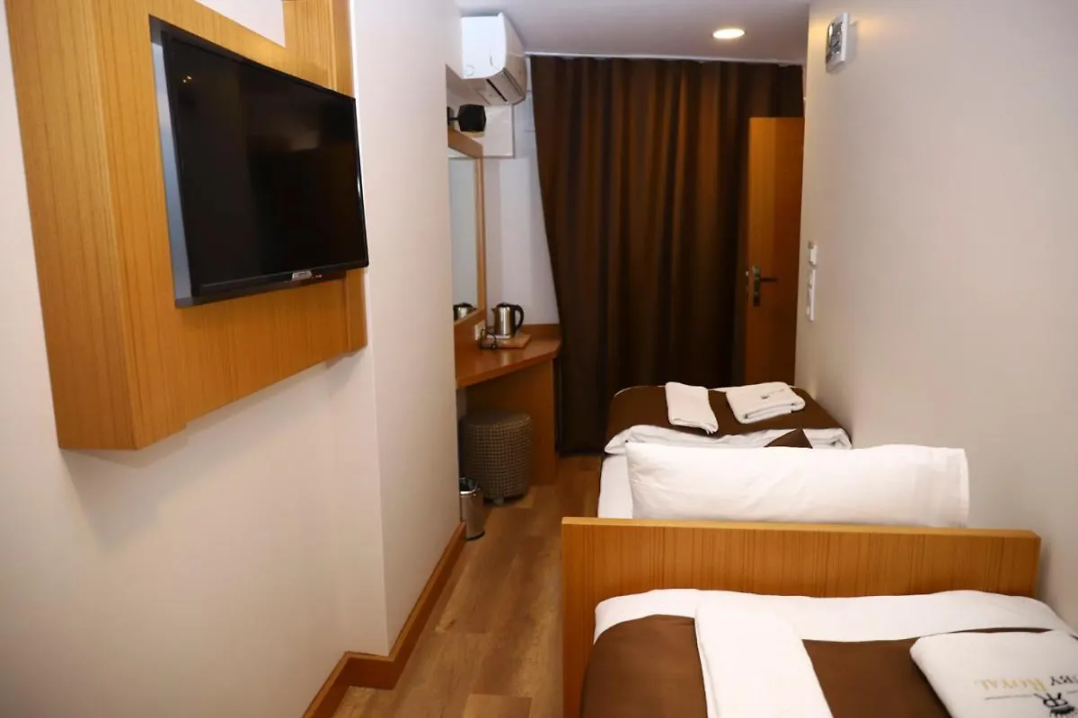 Ruby Royal Hotel Istanbul 2*,